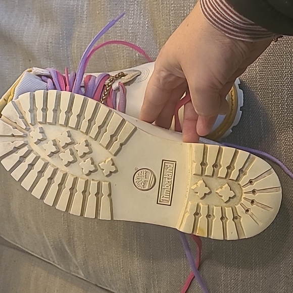 Timberland Boots White and Gold - Picture 3 of 5